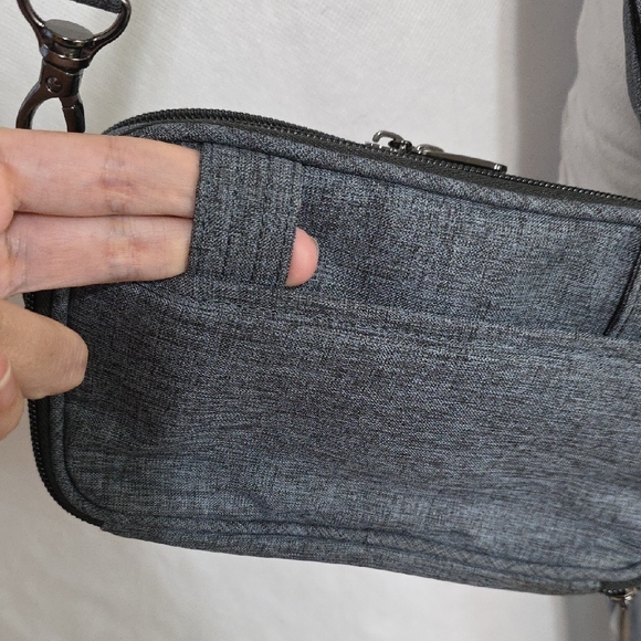 Lug Roundabout Quilted Wallet Crossbody Bag - Characol Gray - Picture 7 of 16